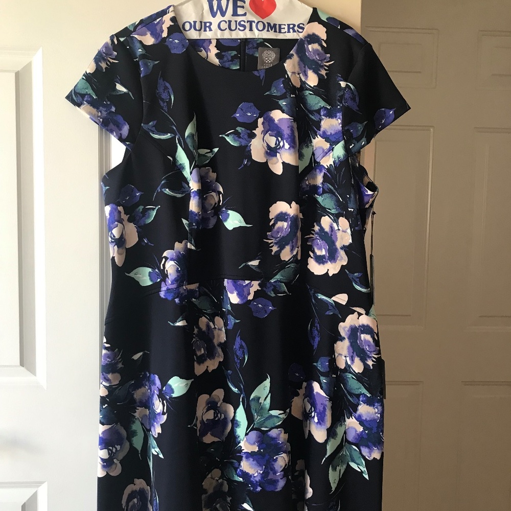 Vince Camuto black / floral woman’s dress size 18w , new with tags